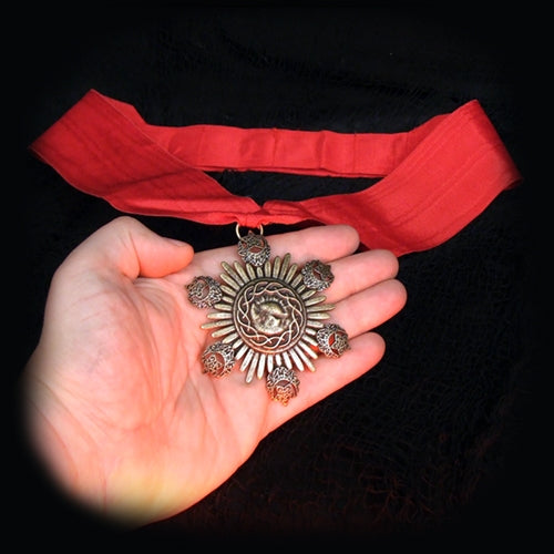 Universal Monsters - The Medallion of Dracula Limited Edition Prop Replica