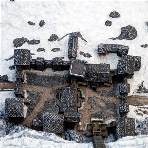 Game Of Thrones - Castle Black & The Wall Desktop Sculpture