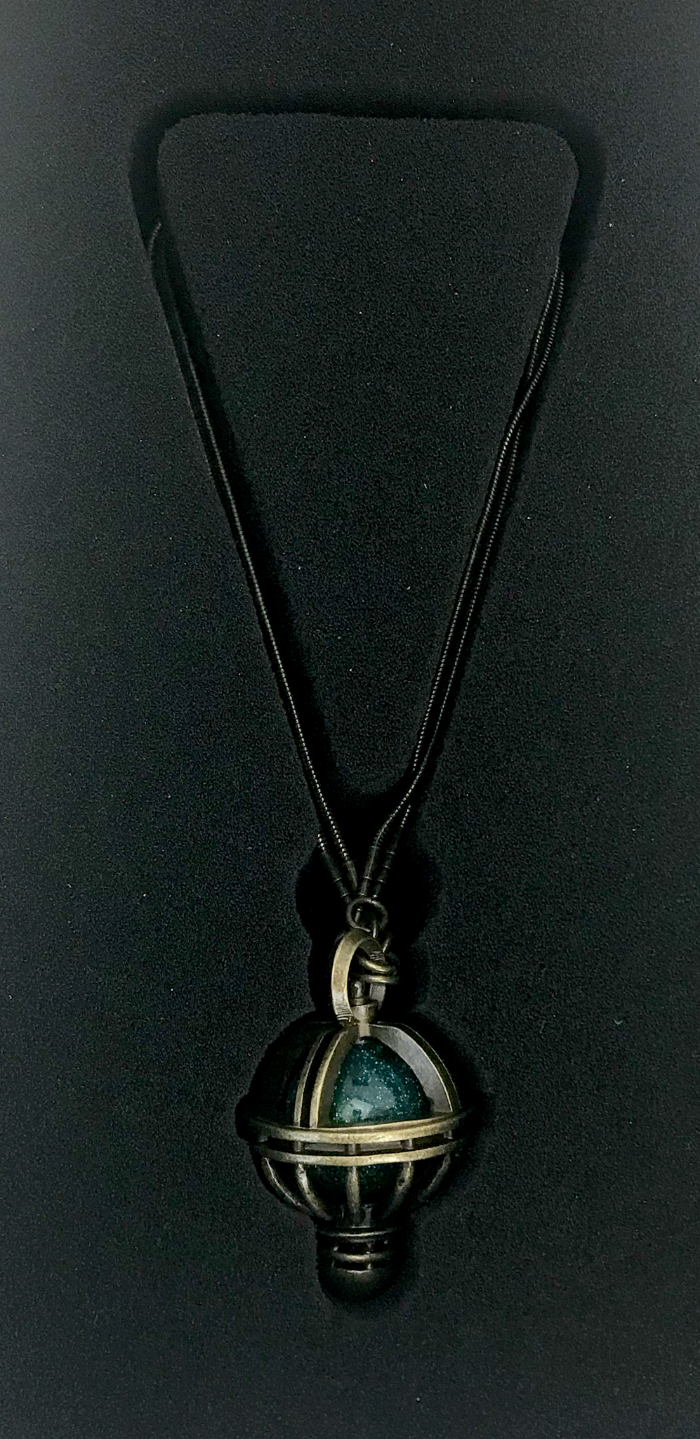 Men In Black - The Arquilian Galaxy Necklace Limited Edition Prop Replica